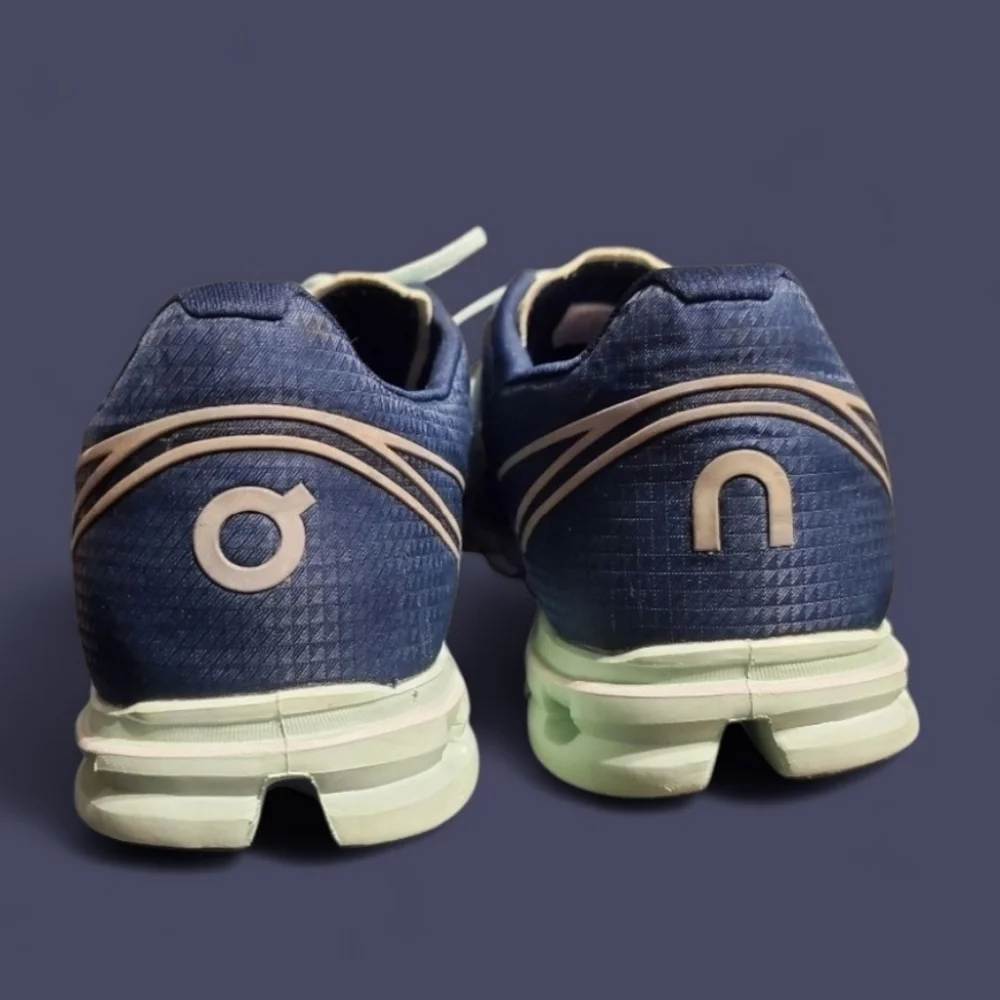 On Cloudflow Women's Trail Running Hiking Shoes Size 9½ - Picture 3 of 11